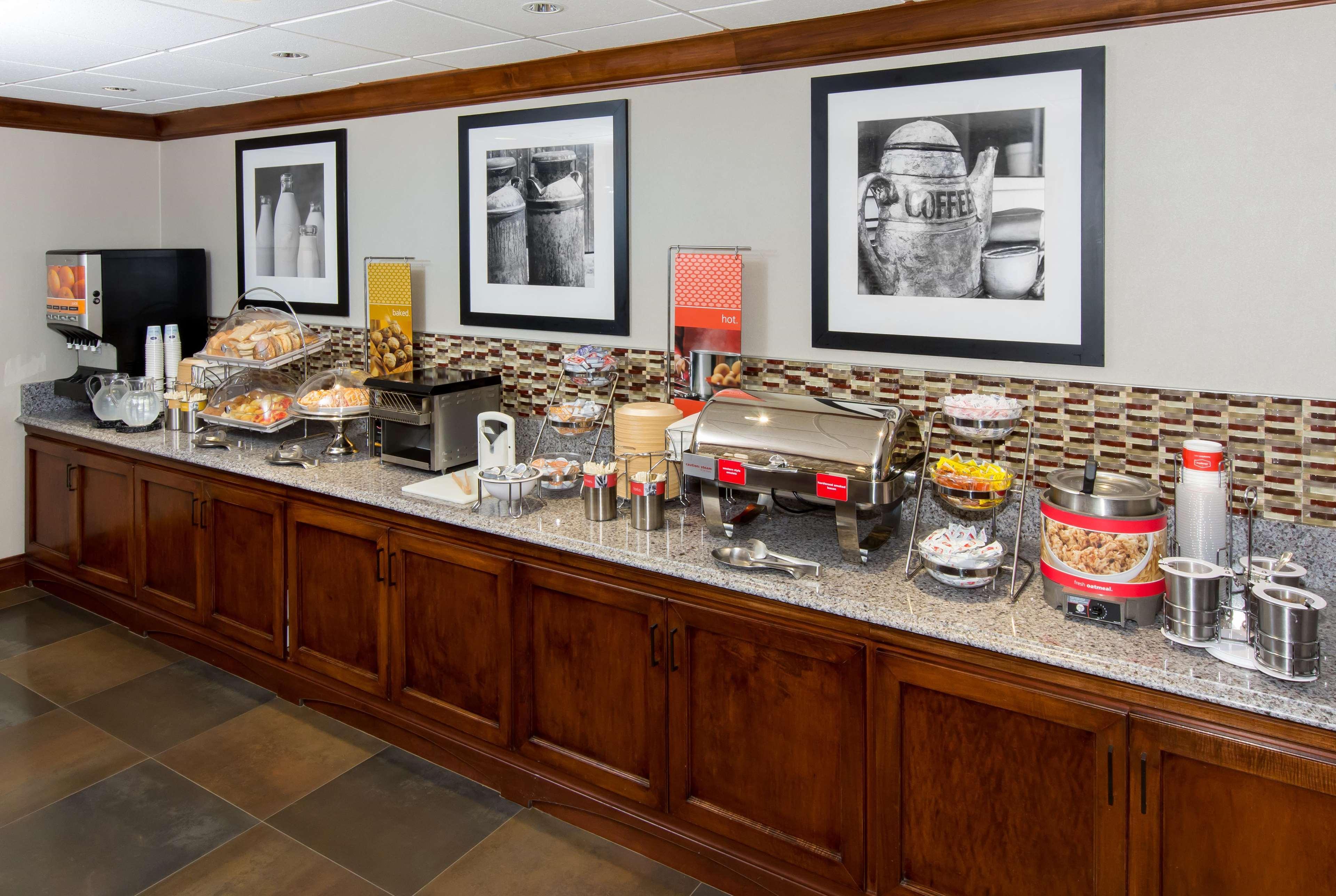 Hampton Inn Boston / Марлбъроу Екстериор снимка