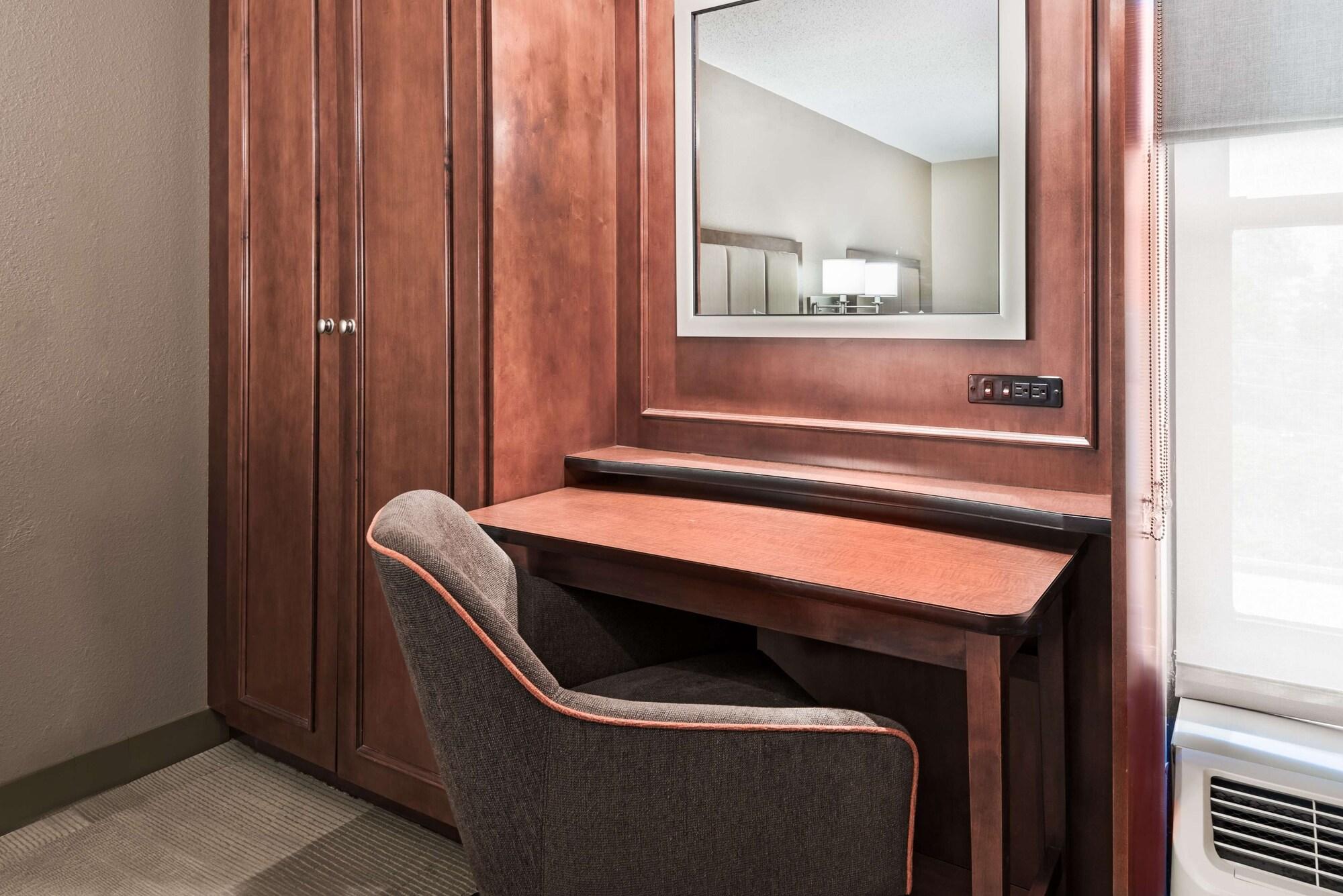 Hampton Inn Boston / Марлбъроу Екстериор снимка