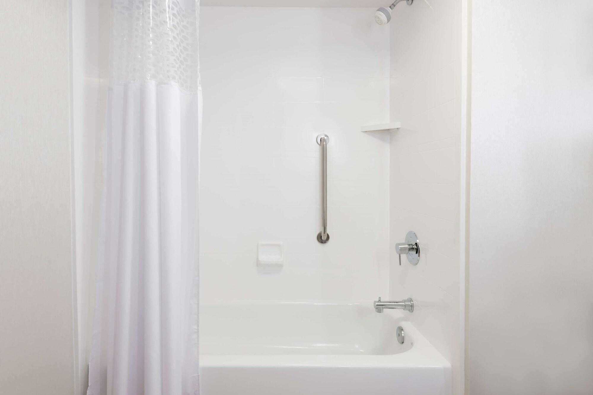 Hampton Inn Boston / Марлбъроу Екстериор снимка