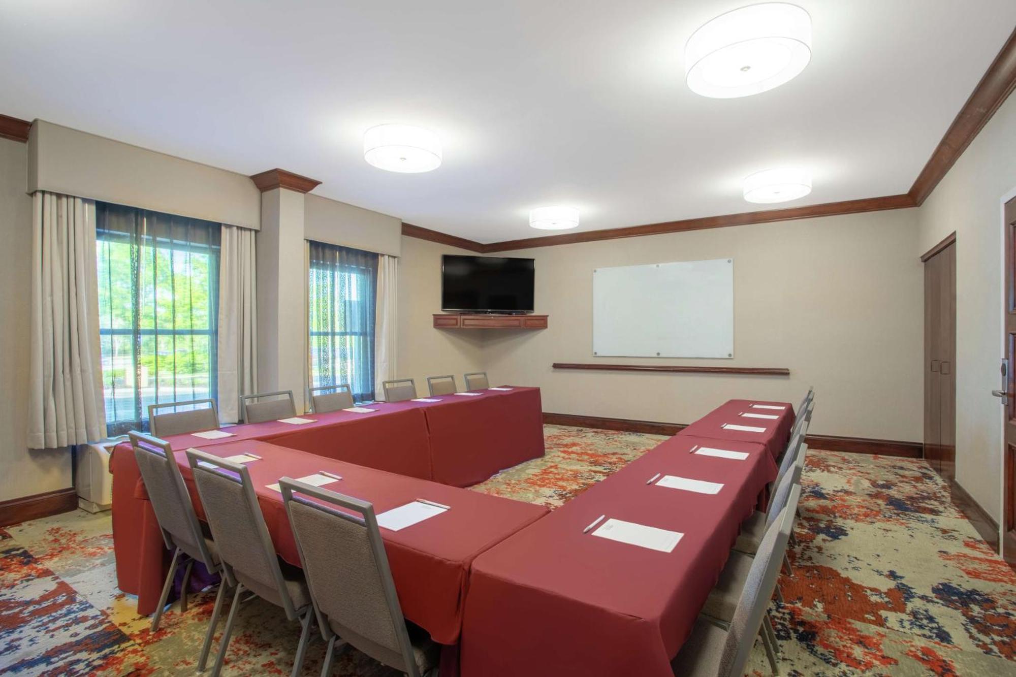 Hampton Inn Boston / Марлбъроу Екстериор снимка