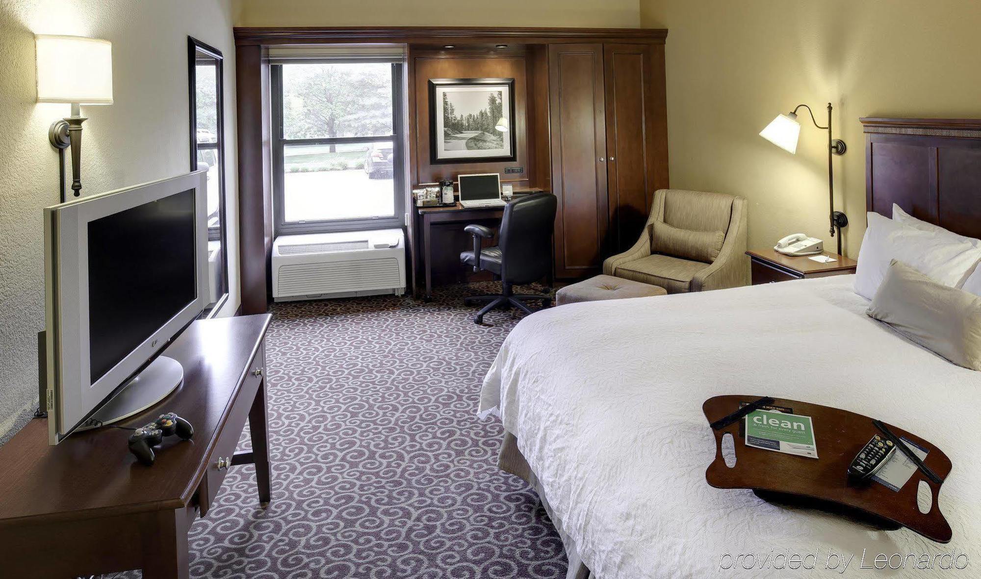 Hampton Inn Boston / Марлбъроу Стая снимка